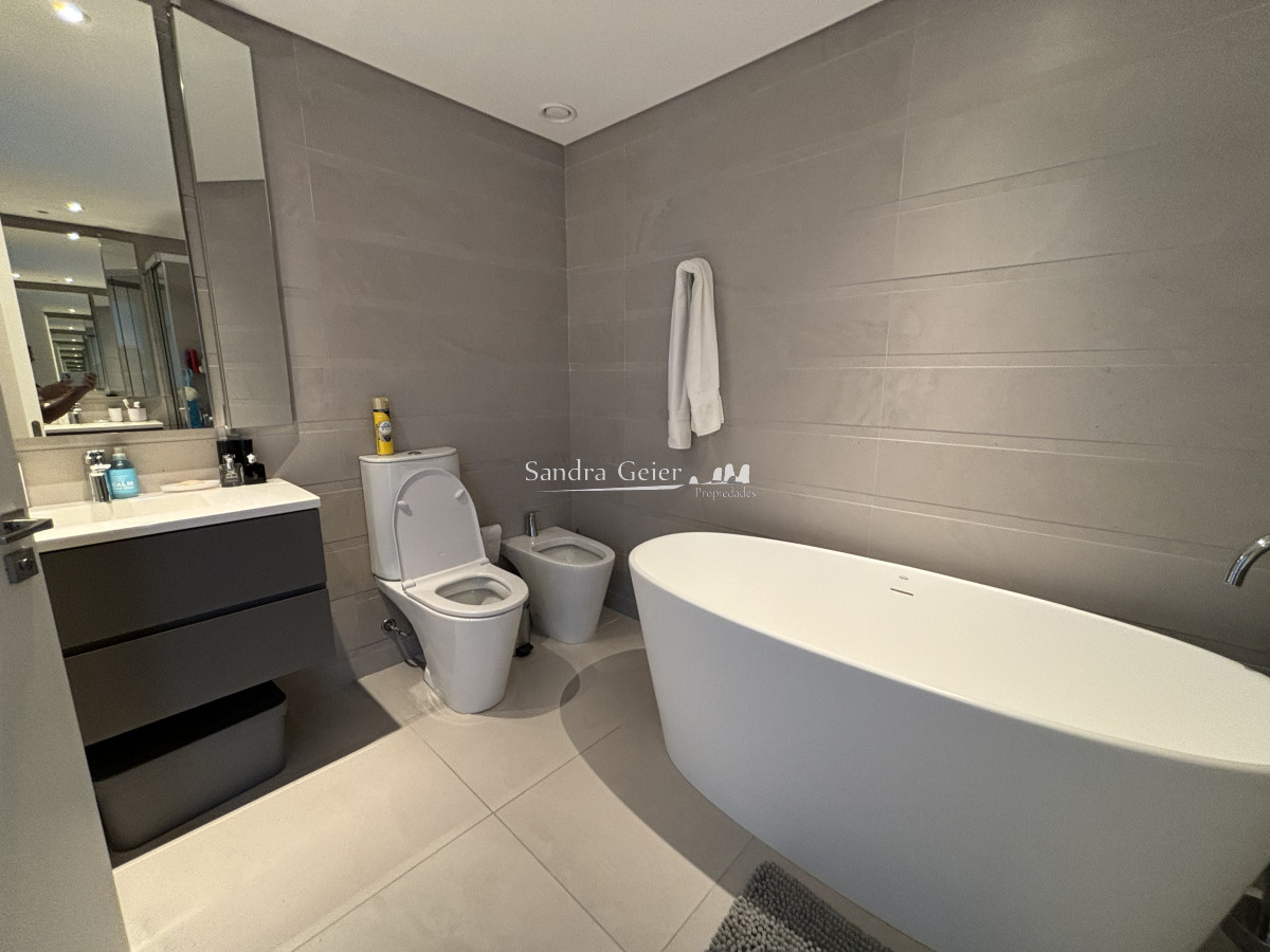 Apartamento ID.2760 - VENTA PISO ALTO TORRE LE PARC III BRAVA PRIMERA LINEA FRENTE AL MAR 
