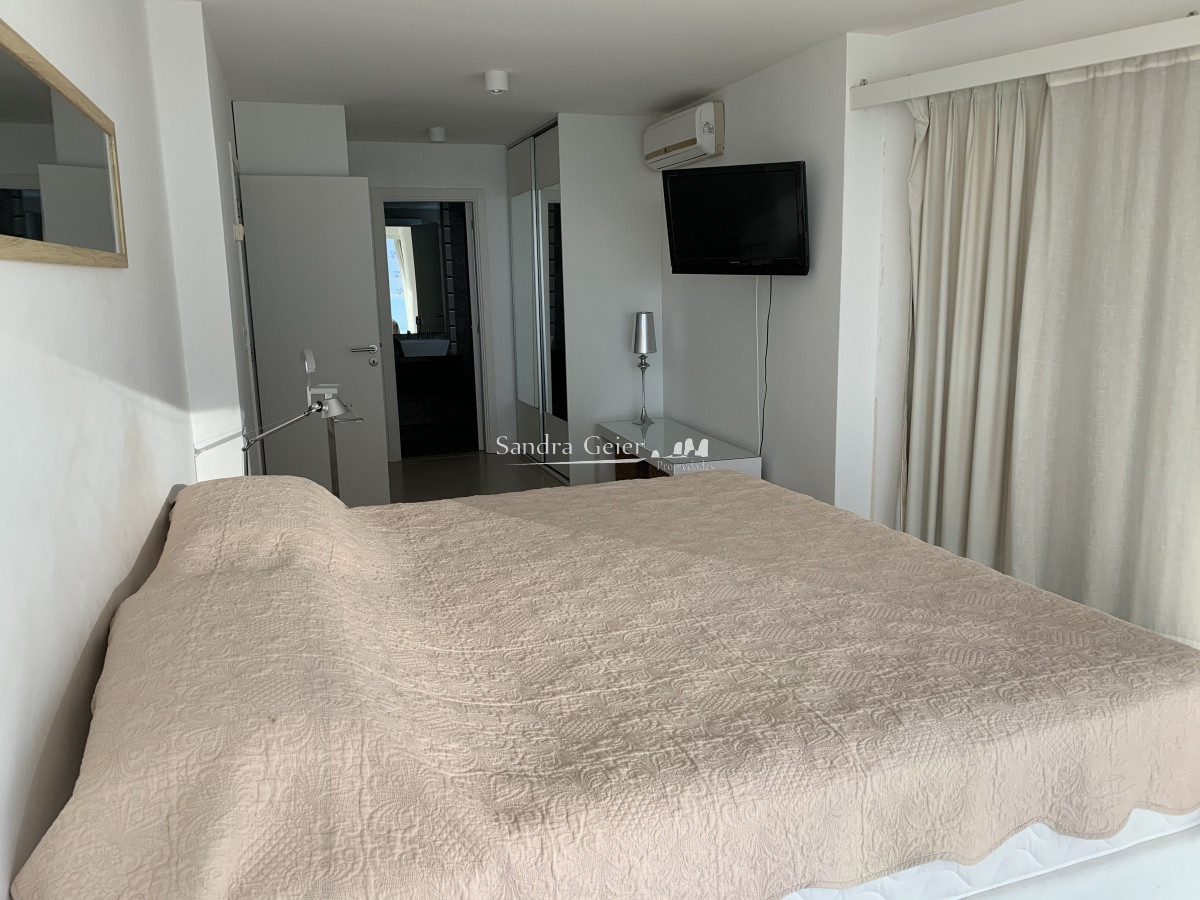 Apartamento ID.1145 - MANSA UNA CUADRA DEL MAR