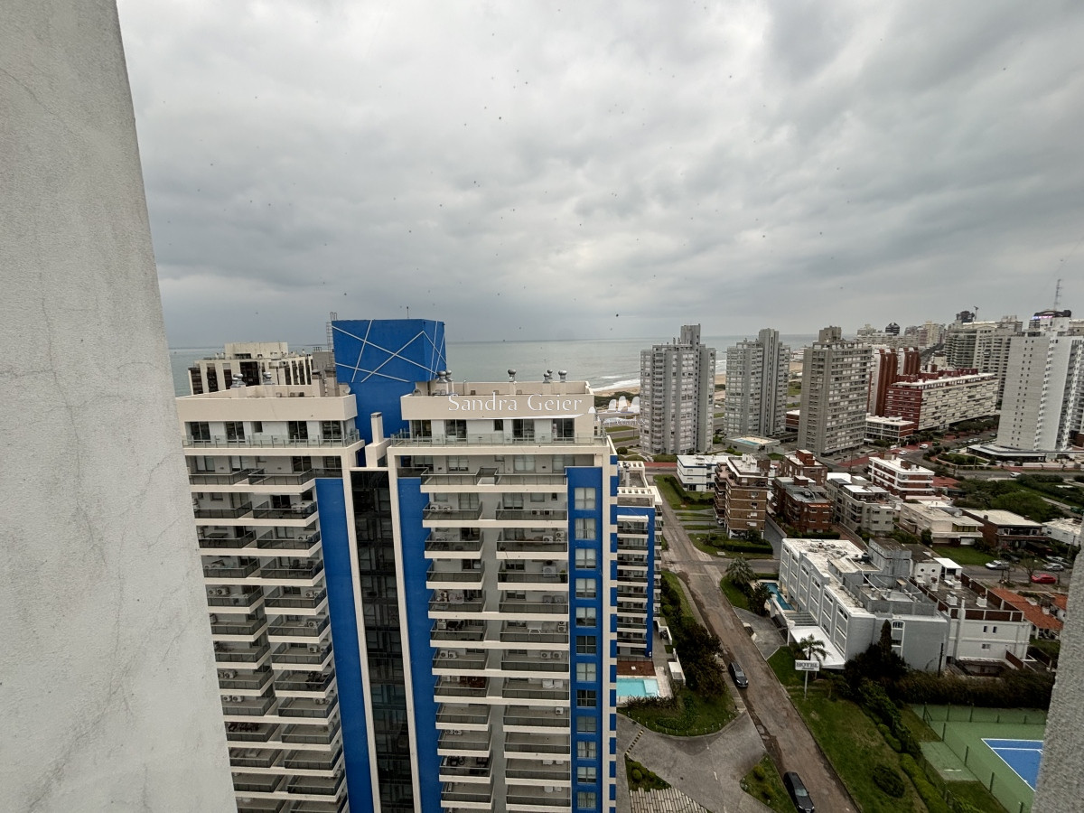 Apartamento ID.2717 - VENTA AV. CHIVERTA PISO ALTO TRES DORMITORIOS BRAVA AIDY GRILL