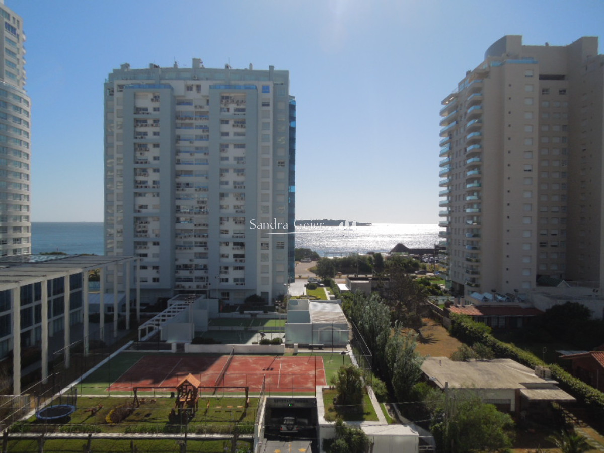 Apartamento ID.1145 - MANSA UNA CUADRA DEL MAR