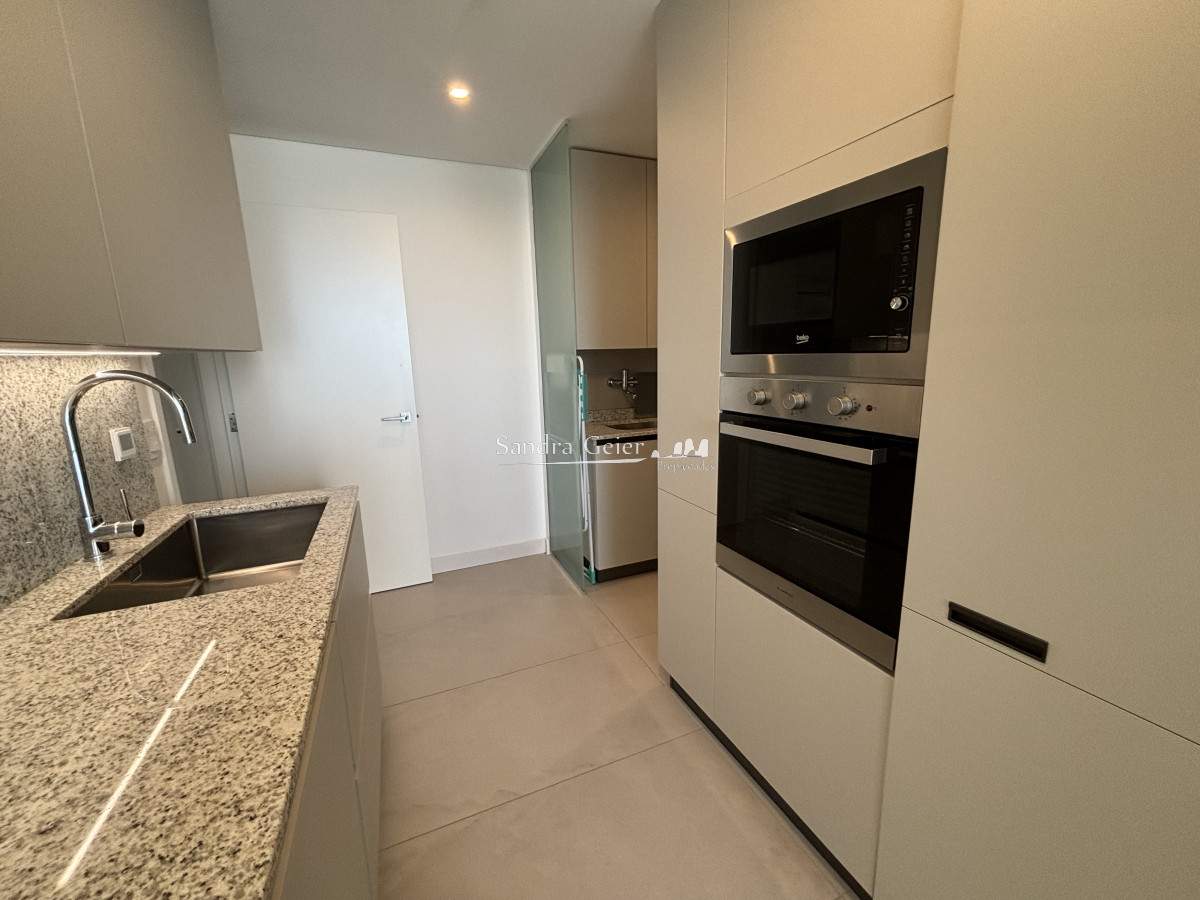 Apartamento ID.2760 - VENTA PISO ALTO TORRE LE PARC III BRAVA PRIMERA LINEA FRENTE AL MAR 
