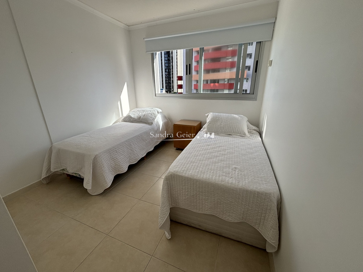Apartamento ID.11 - AV. CHIVERTA  VENTA DOS DORMITORIOS CON SERVICIOS,  VISTA LA MAR 