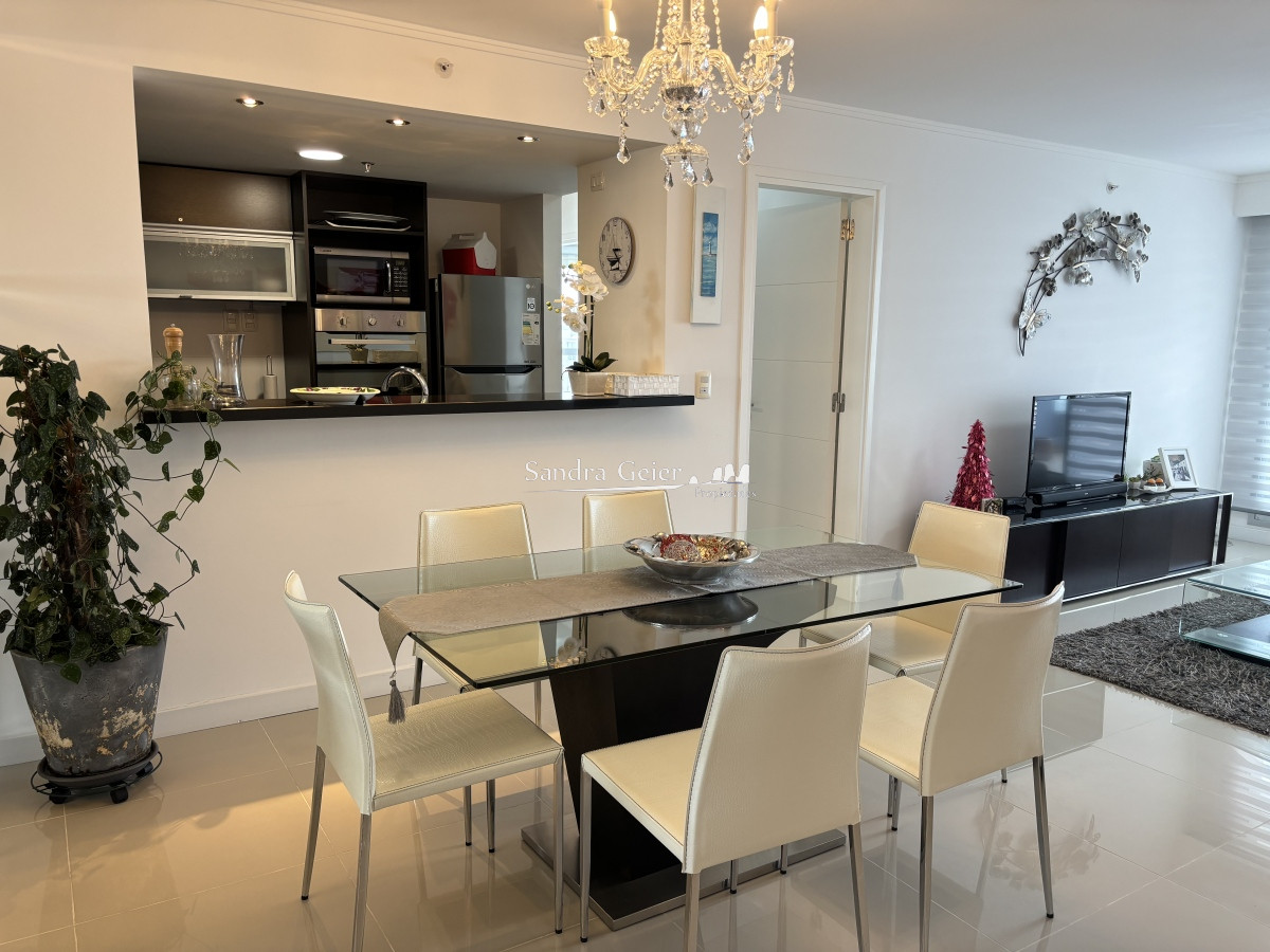Apartamento ID.2395 - AV. CHIVERTA PISO ALTO VISTA DIVINA FOREST TOWER II