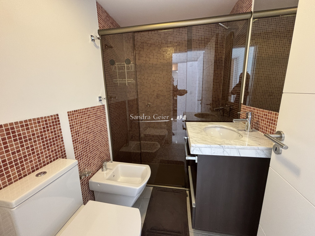 Apartamento ID.2431 - VENTA BRAVA PARADA 6 GARAGE DOBLE DOS DORMITORIOS