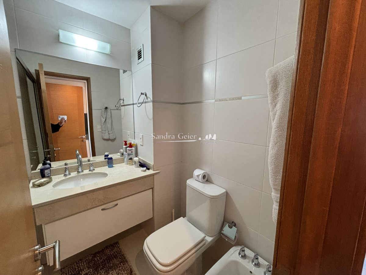 Apartamento ID.2258 - SEASONS TOWER VENTA PISO ALTO MANSA ESQUINERO AL PUERTO