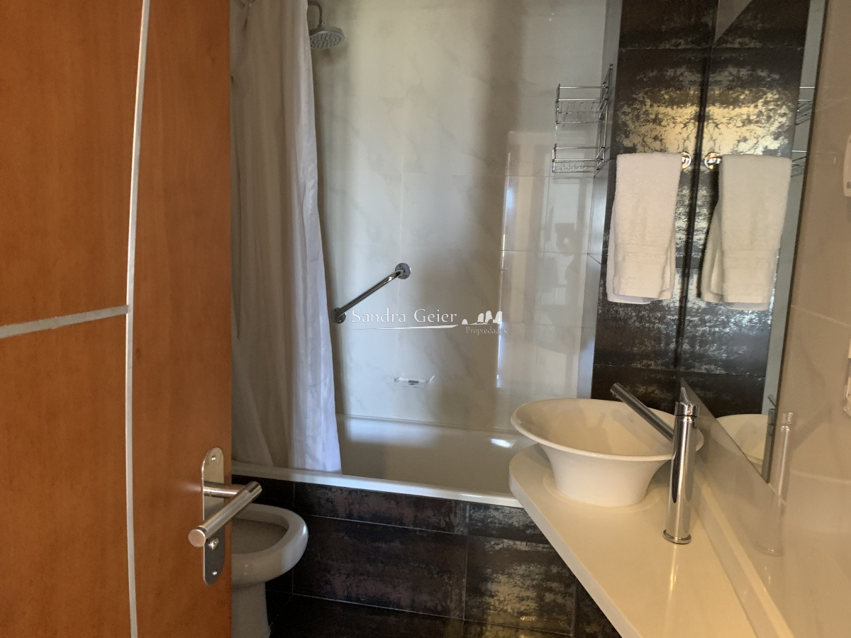 Apartamento ID.1569 - MIAMI BOULEVARD PARADA 5 PLAYA MANSA VENTA Y ALQUILER