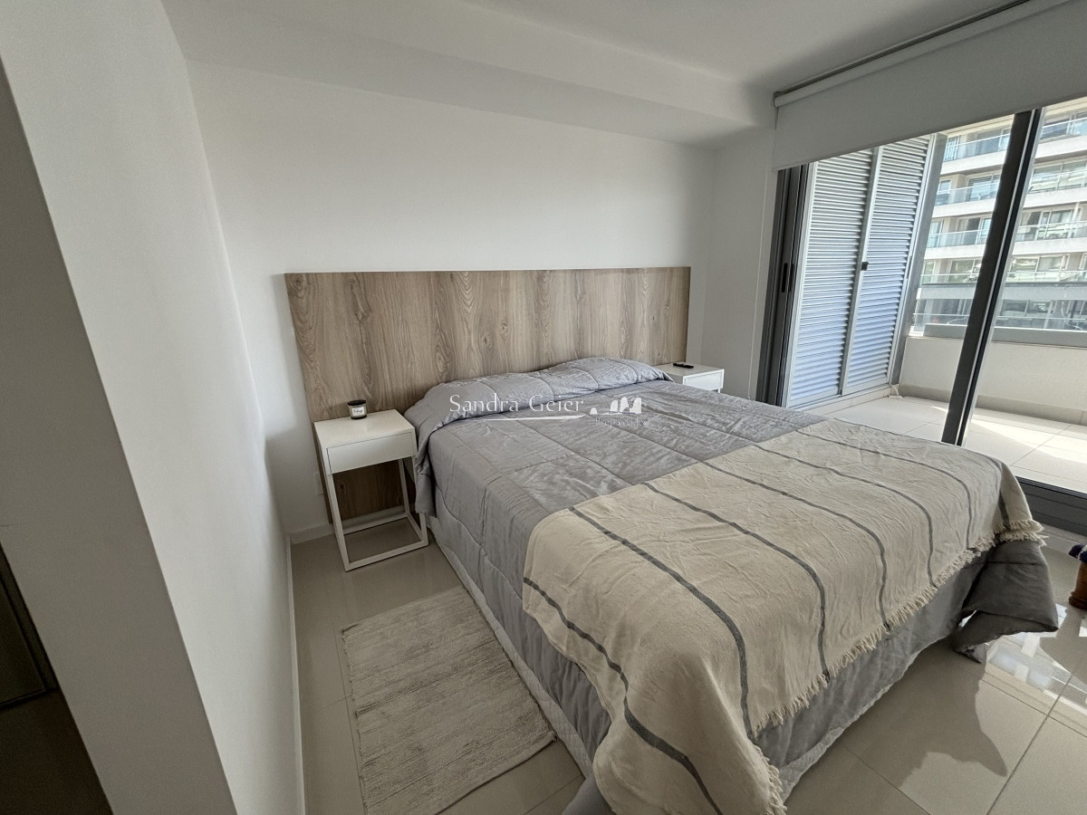 Apartamento ID.2323 - Venta brava dos dormitorios parada 7, una cuadra del mar