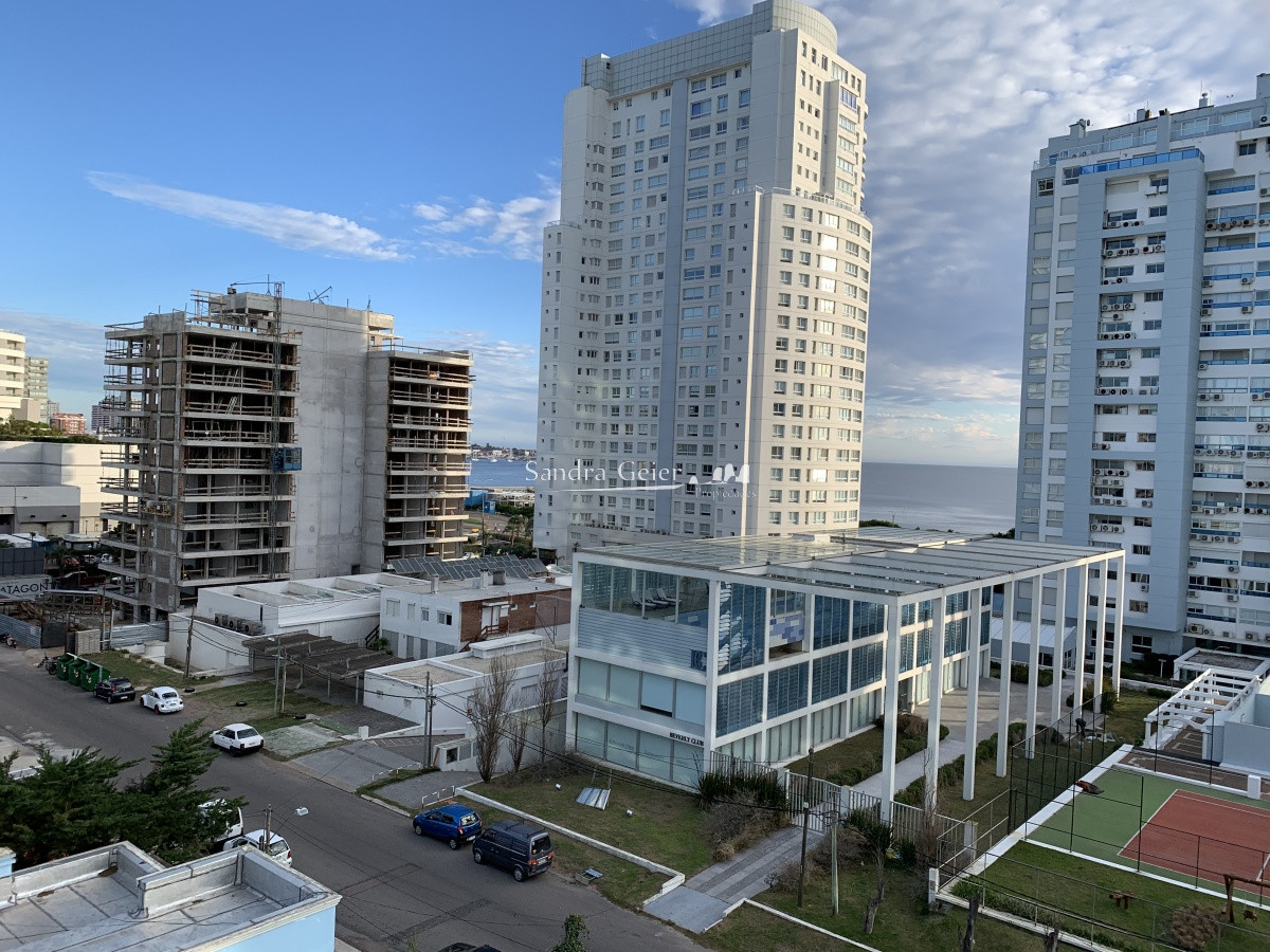 Apartamento ID.1145 - MANSA UNA CUADRA DEL MAR
