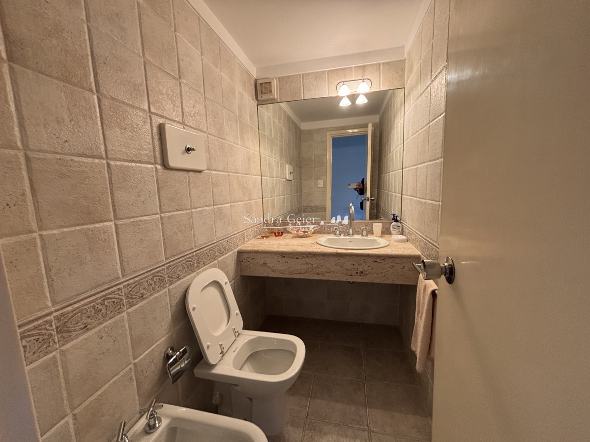 Apartamento ID.3140 - VENTA EN EXCLUSIVIDAD MALECON MANSA FRENTE AL MAR