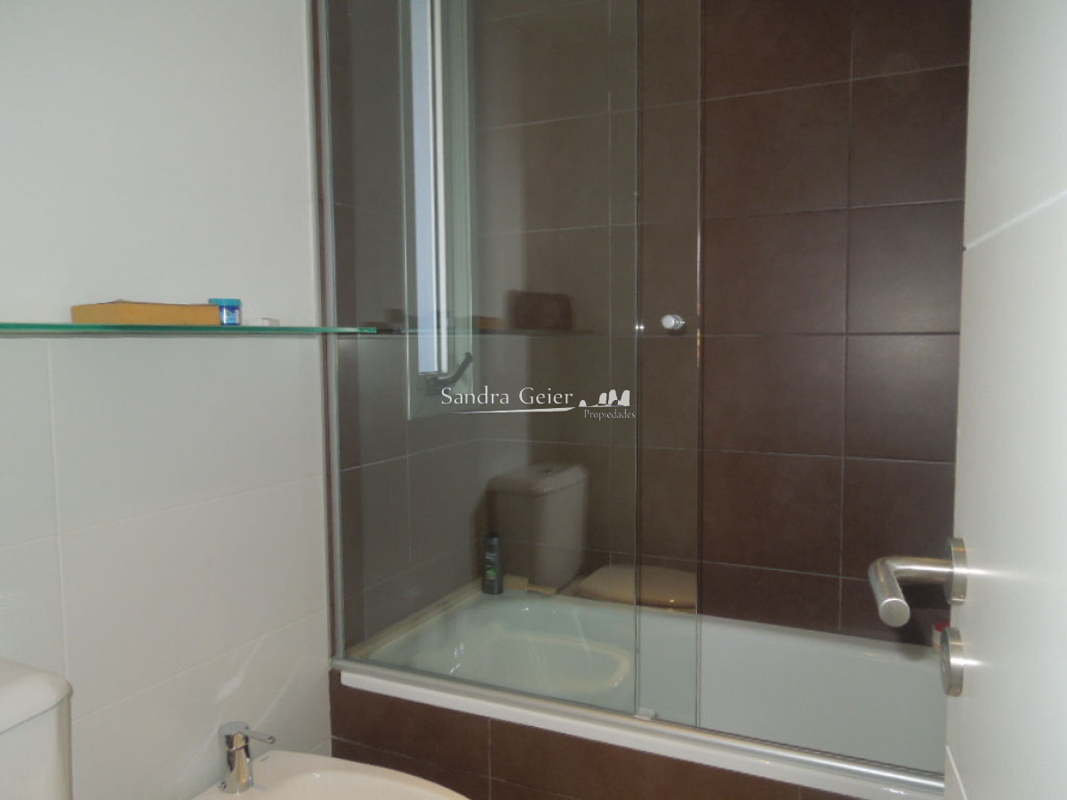 Apartamento ID.698 -  AV CHIVERTA EDIFICIO FOREST TOWER II TODO SOL!!!!!