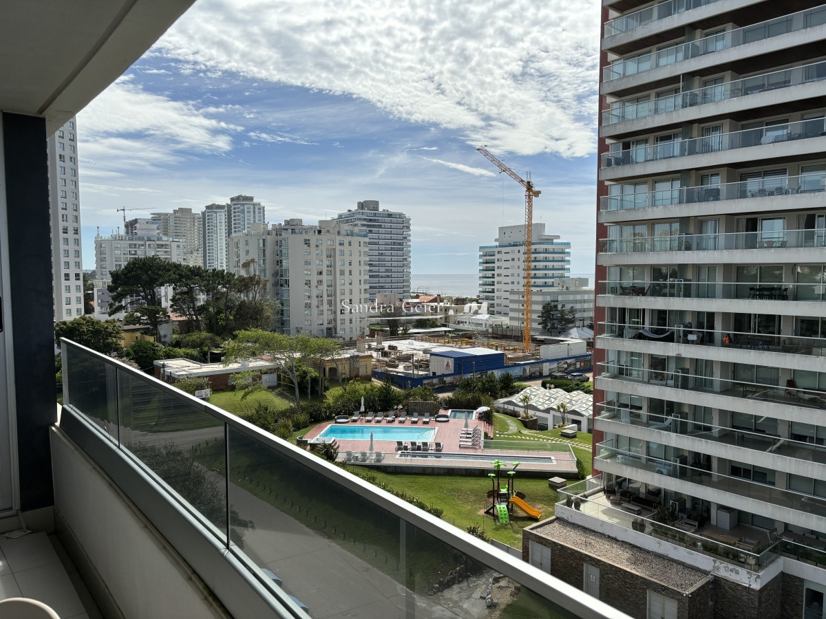 Apartamento ID.2323 - Venta brava dos dormitorios parada 7, una cuadra del mar