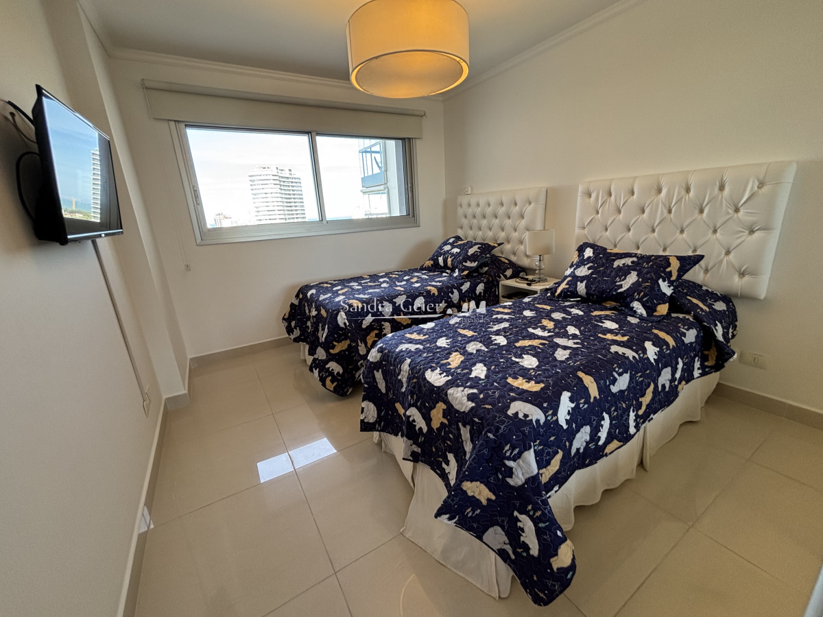 Apartamento ID.830 -  VENTA MIAMI BOULEVARD  TORRE I PISO ALTO AL FRENTE