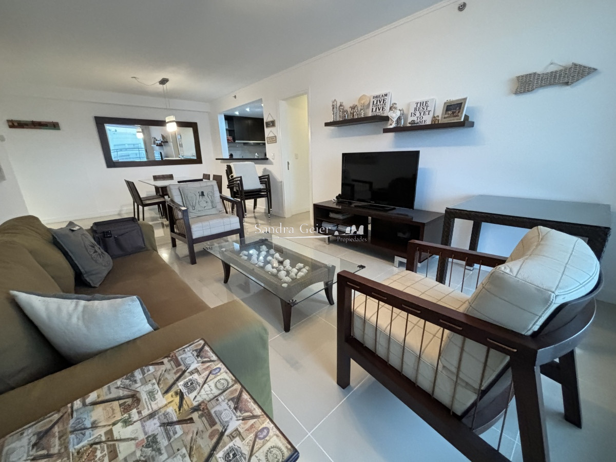 Apartamento ID.2717 - VENTA AV. CHIVERTA PISO ALTO TRES DORMITORIOS BRAVA AIDY GRILL