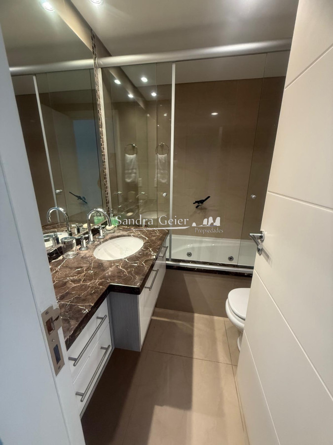 Apartamento ID.2983 - Venta mansa piso alto atrás Enjoy