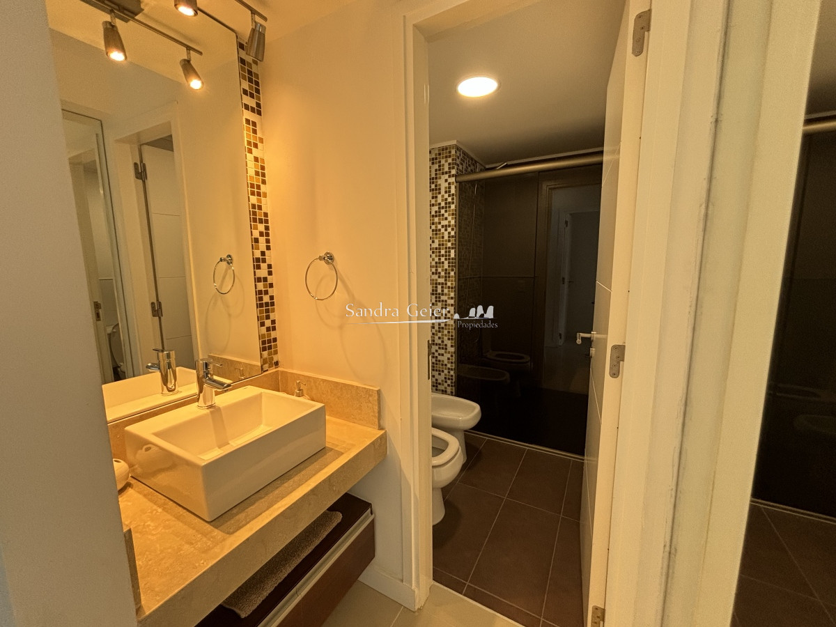 Apartamento ID.2395 - AV. CHIVERTA PISO ALTO VISTA DIVINA FOREST TOWER II