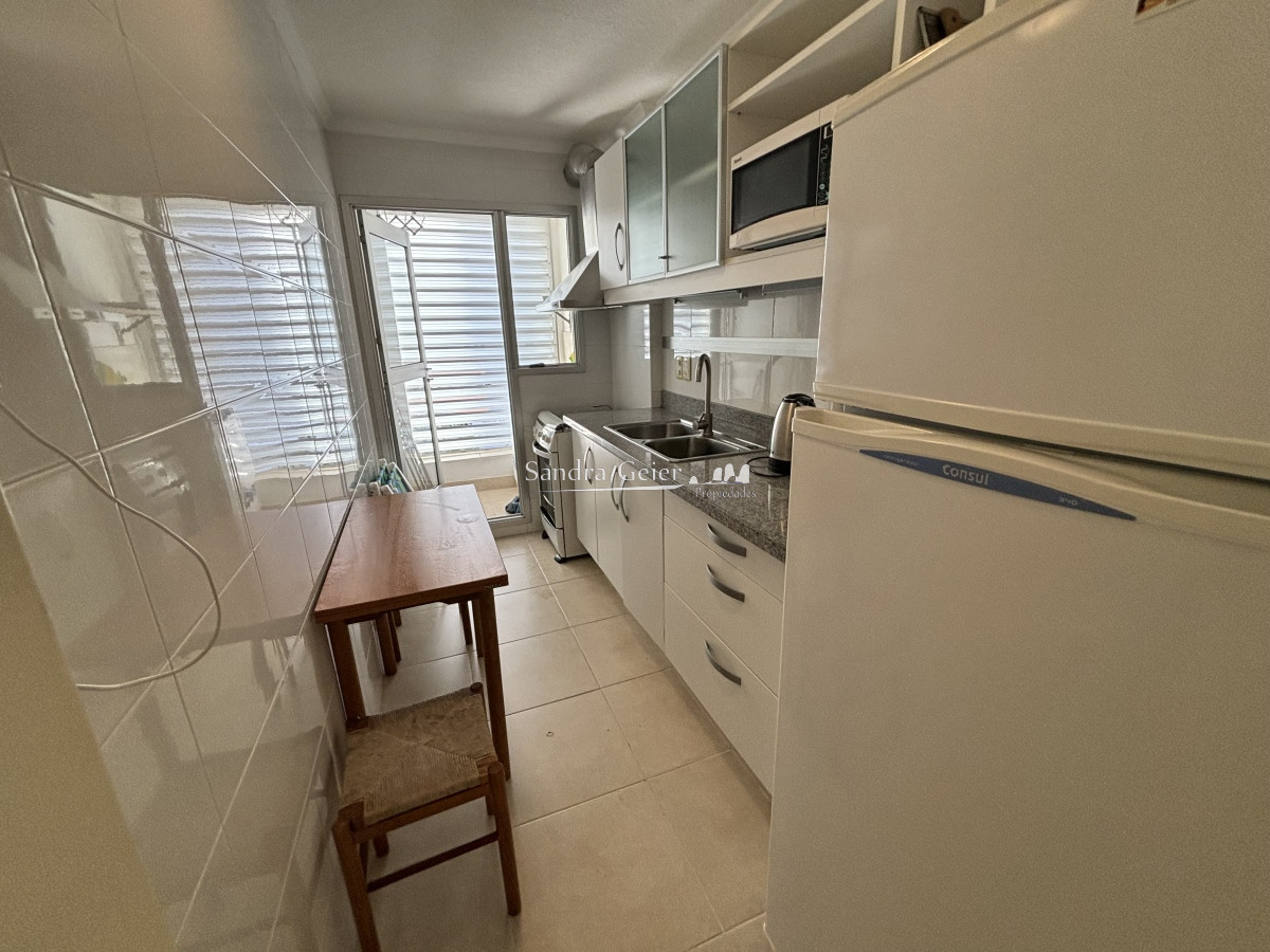 Apartamento ID.11 - AV. CHIVERTA  VENTA DOS DORMITORIOS CON SERVICIOS,  VISTA LA MAR 