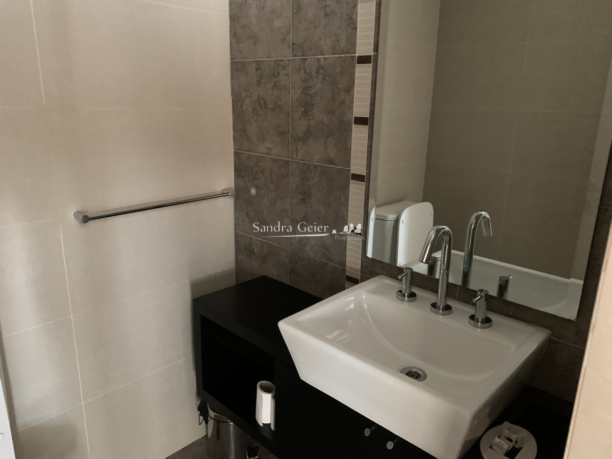 Apartamento ID.1145 - MANSA UNA CUADRA DEL MAR