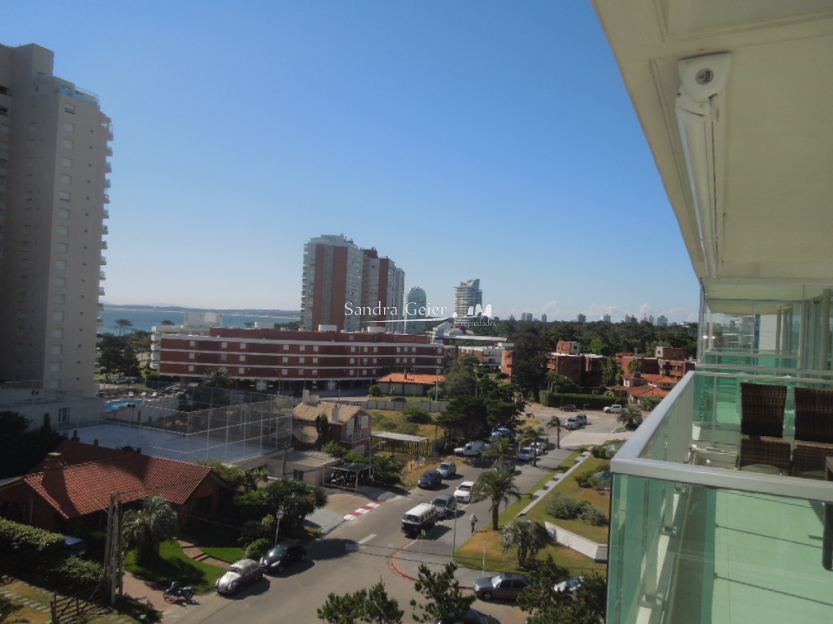 Apartamento ID.1145 - MANSA UNA CUADRA DEL MAR
