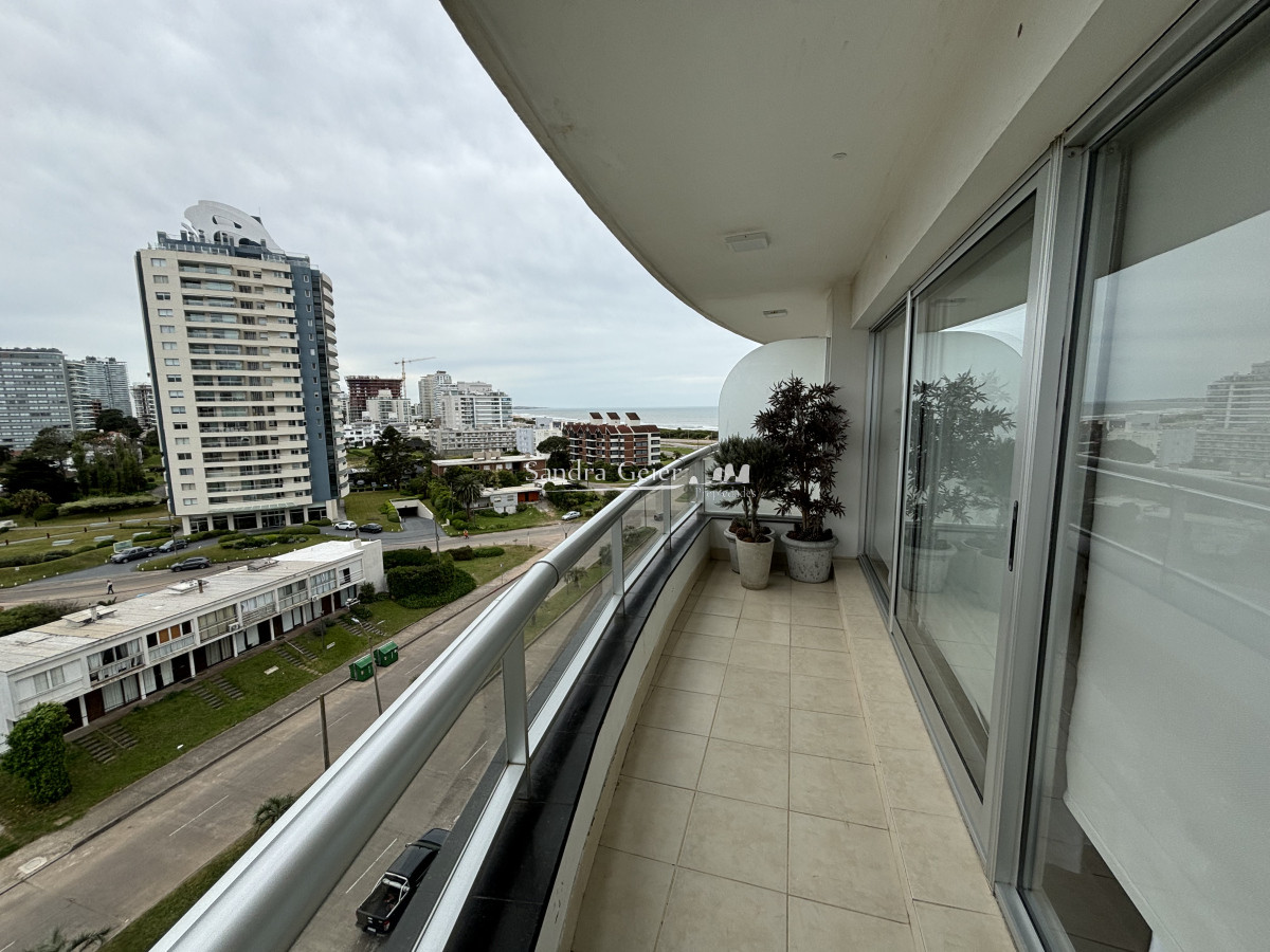 Apartamento ID.197 - AV. CHIVERTA. MUY LINDA PLANTA BRAVA VENTA ORIENTACION SOLAR