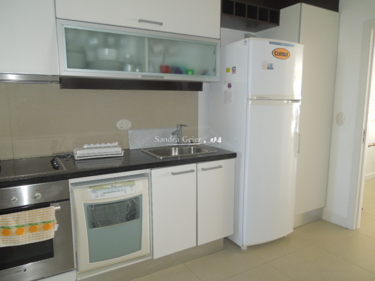 Apartamento ID.1145 - MANSA UNA CUADRA DEL MAR