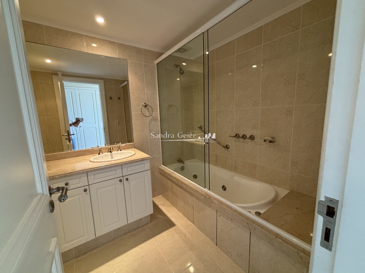 Apartamento ID.2777 - VENTA  MANSA LE JARDIN MANSA PRIMERA FILA UNIFICADO CENTRAL