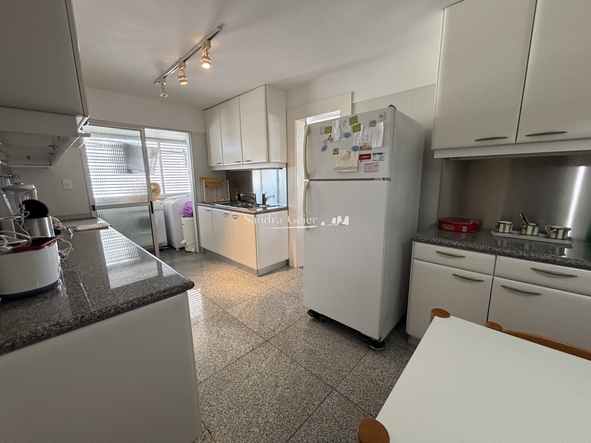 Apartamento ID.3140 - VENTA EN EXCLUSIVIDAD MALECON MANSA FRENTE AL MAR