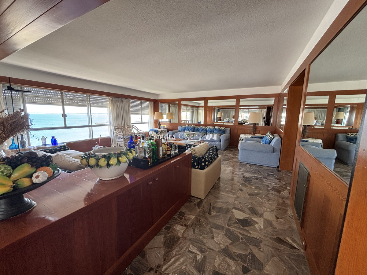 Apartamento ID.3140 - VENTA EN EXCLUSIVIDAD MALECON MANSA FRENTE AL MAR