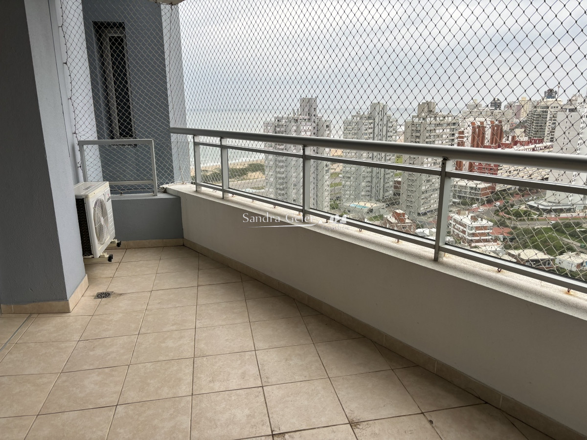 Apartamento ID.2717 - VENTA AV. CHIVERTA PISO ALTO TRES DORMITORIOS BRAVA AIDY GRILL