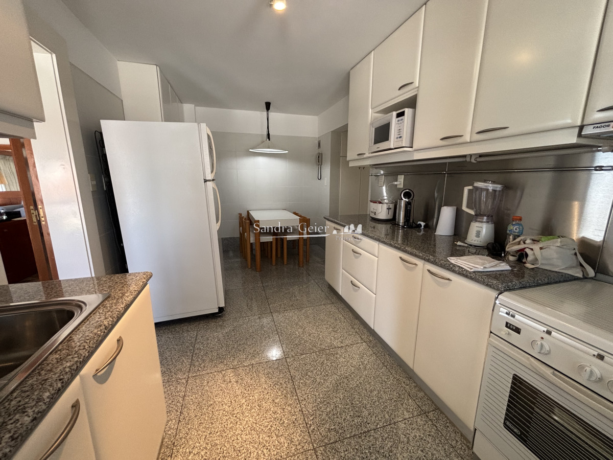 Apartamento ID.3140 - VENTA EN EXCLUSIVIDAD MALECON MANSA FRENTE AL MAR