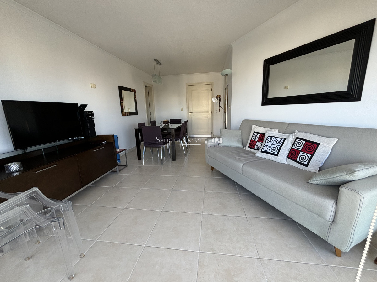 Apartamento ID.218 - AV. CHIVERTA EXCELENTE ALTURA Y ORIENTACION