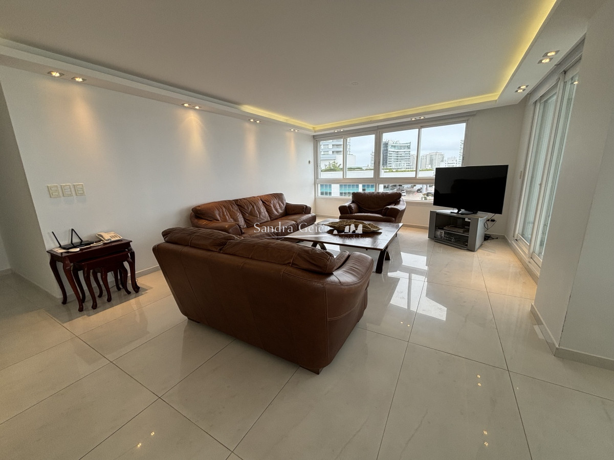 Apartamento ID.321 - MILLENIUM TOWER ESQUINERO EN ALQUILER