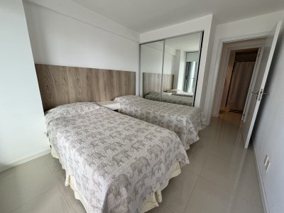 Apartamento ID.2323 - Venta brava dos dormitorios parada 7, una cuadra del mar
