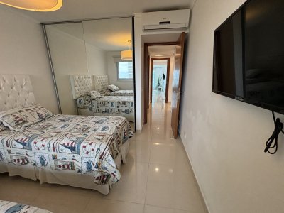 Apartamento ID.830 -  VENTA MIAMI BOULEVARD  TORRE I PISO ALTO AL FRENTE