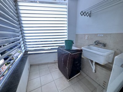 Apartamento ID.2525 - Venta - Av Chiverta todo sol y luz