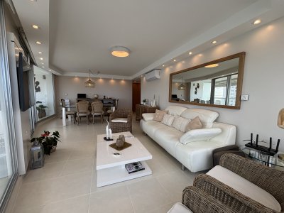 Apartamento ID.2258 - SEASONS TOWER VENTA  EN EXCLUSIVIDAD PISO ALTO MANSA ESQUINERO AL PUERTO