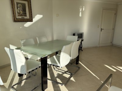 Apartamento ID.2525 - Venta - Av Chiverta todo sol y luz