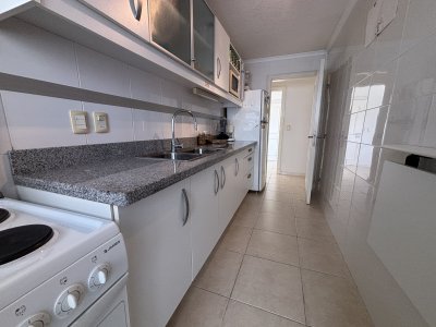 Apartamento ID.2525 - Venta - Av Chiverta todo sol y luz