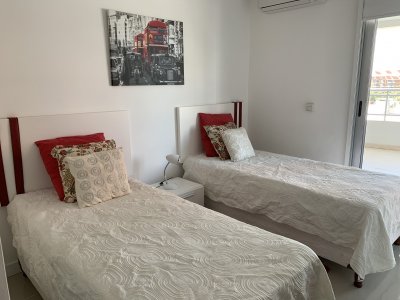 Apartamento ID.835 - AV. CHIVERTA EDIFICIO NUEVO CON SERVICIOS
