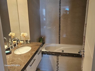 Apartamento ID.2731 - VENTA Y ALQUILER CASINO TOWER PISO ALTO MANSA PARADA 4