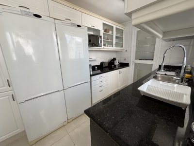 Apartamento ID.1011 -  venta MILLENIUM TOWER mansa frente al mar tres suites y dependencias