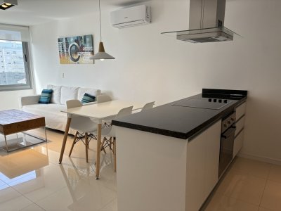 Apartamento ID.2323 - Venta brava dos dormitorios parada 7, una cuadra del mar