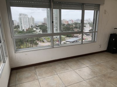 Apartamento ID.2103 - AV ROOSVELT Y PEDRAGOSA SIERRA PISO ALTO RECICLADO