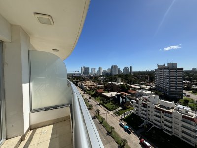 Apartamento ID.218 - AV. CHIVERTA EXCELENTE ALTURA Y ORIENTACION