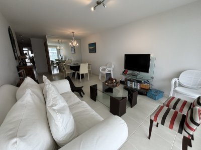Apartamento ID.2582 - SEASONS TOWER VENTA  MANSA PEGADO A ENJOY CONRAD HOTEL