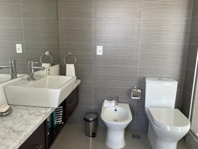 Apartamento ID.2414 - ONE 1 VENTA PISO ALTO ESQUINERO CON VISTA AL MAR Y A PURO SOL!!!!