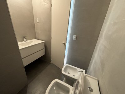 Apartamento ID.2698 - VENTA TORRE ANTARES RECICLADO MUY BUENA ORIENTACION