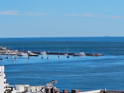 Apartamento ID.2731 - VENTA Y ALQUILER CASINO TOWER PISO ALTO MANSA PARADA 4