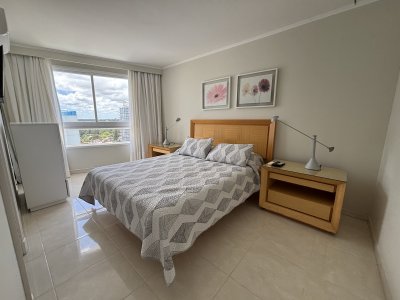 Apartamento ID.1011 -  venta MILLENIUM TOWER mansa frente al mar tres suites y dependencias