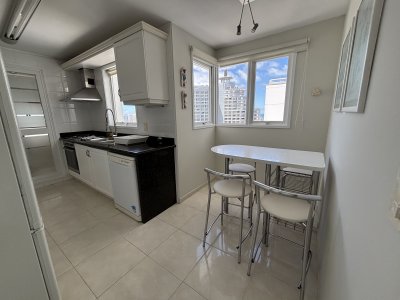 Apartamento ID.1011 -  venta MILLENIUM TOWER mansa frente al mar tres suites y dependencias