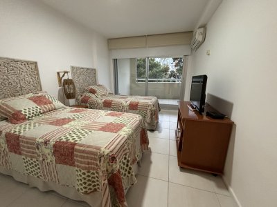 Apartamento ID.1963 - FOREST TOWER 1 PARADA 5 PLAYA BRAVA VENT AY ALQUILER